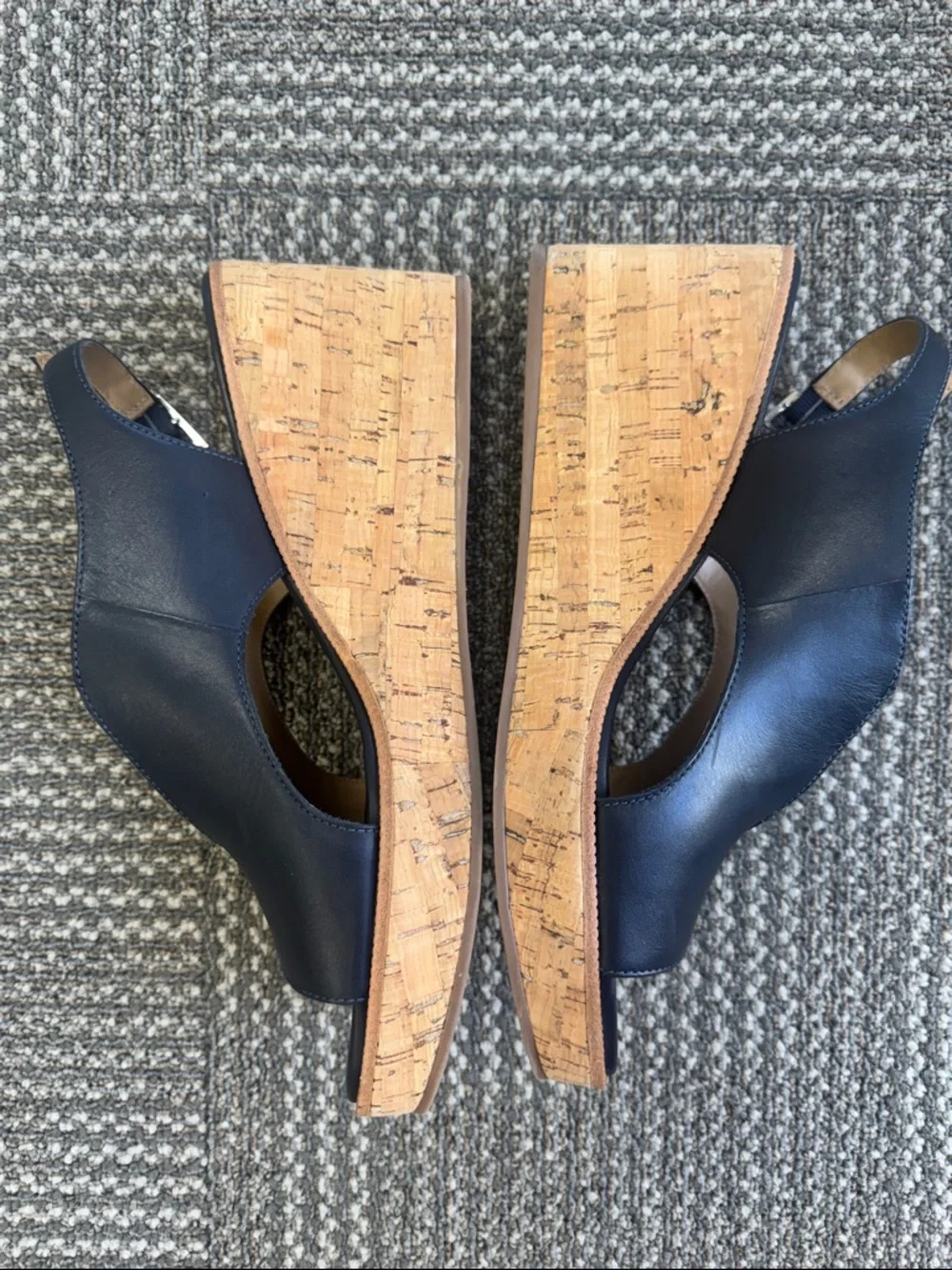Bernardo Kuarta Wedge Sandal in Navy Calf Leather, size 10
